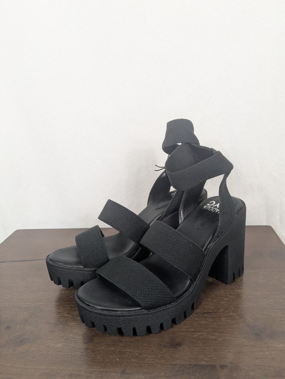 Madden NYC Lug Webbed Heel Sandal Size 7 NWT